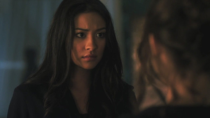 Shay Mitchell pic #820076