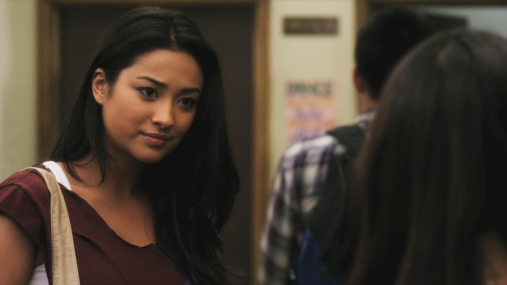 Shay Mitchell pic #816151