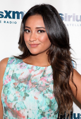 Shay Mitchell pic #519953