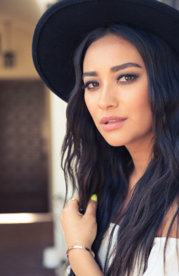 Shay Mitchell pic #826190