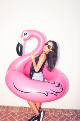 Shay Mitchell pic #825974