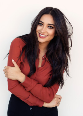 Shay Mitchell pic #838653