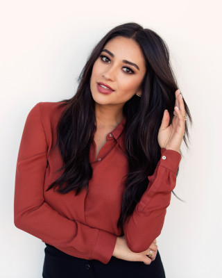 Shay Mitchell pic #838652