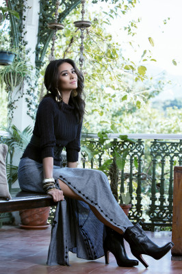 Shay Mitchell pic #863252