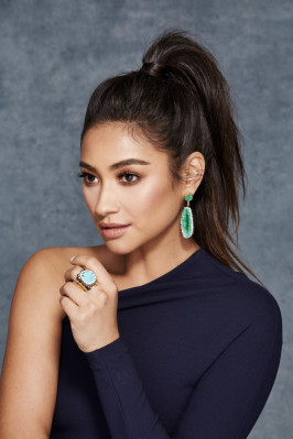 Shay Mitchell pic #924840