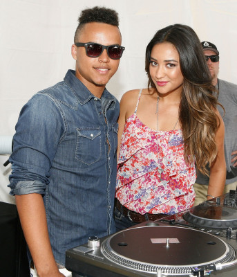 Shay Mitchell pic #545025