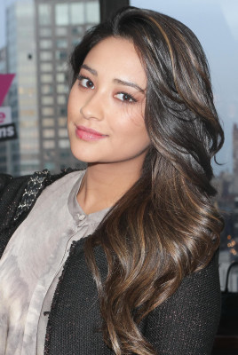 Shay Mitchell pic #491504