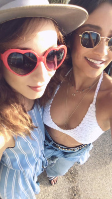 Shay Mitchell pic #956322