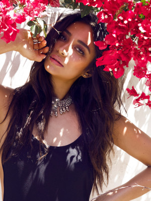 Shay Mitchell pic #813890