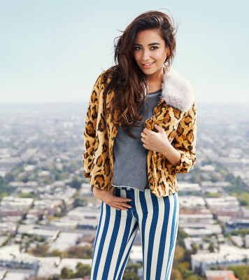 Shay Mitchell pic #820669