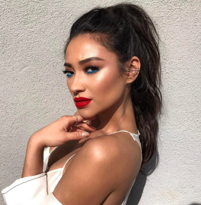 Shay Mitchell pic #935378