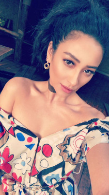 Shay Mitchell pic #935380