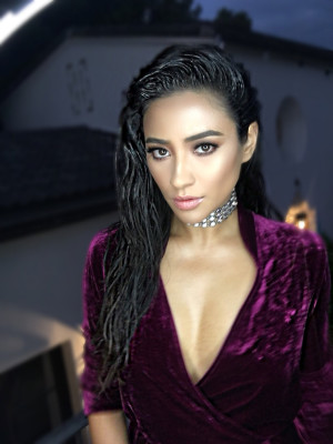 Shay Mitchell pic #919552