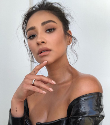 OliviaMunn and ShayMitchell – Harper’s Bazaar Vietnam 7th Anniversary Issue 2018