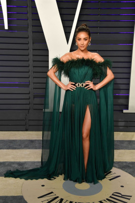 Shay Mitchell – 2019 Vanity Fair Oscar Party