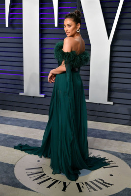 Shay Mitchell – 2019 Vanity Fair Oscar Party