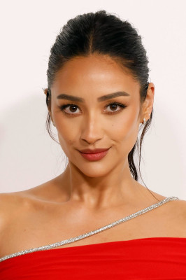 Shay Mitchell at 2023 CFDA Fashion Awards in New York 11/06/23