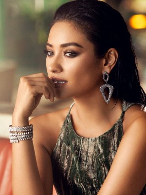 Shay Mitchell pic #911613