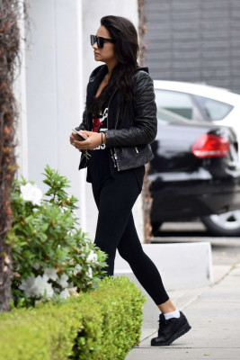 Shay Mitchell pic #872732