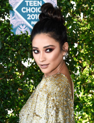 Shay Mitchell pic #903143