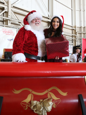 Shay Mitchell pic #855665