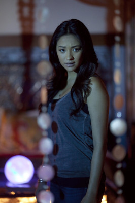 Shay Mitchell pic #827366