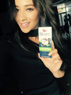 Shay Mitchell pic #934584