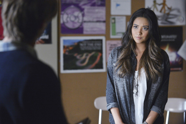 Shay Mitchell pic #828275