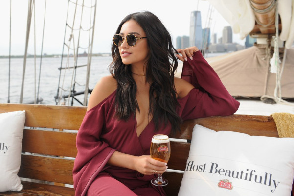 Shay Mitchell pic #832847