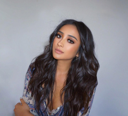 Shay Mitchell pic #920184