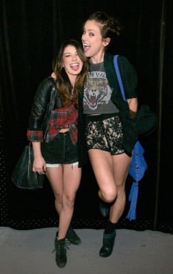 Shenae Grimes pic #514315