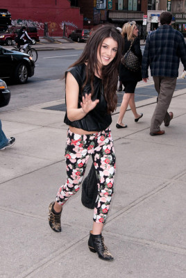 Shenae Grimes pic #496753
