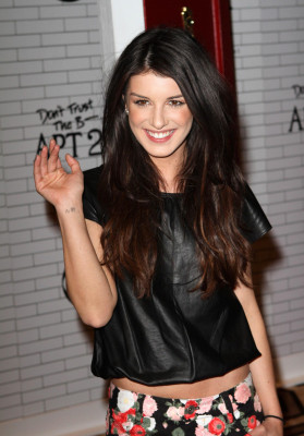 Shenae Grimes pic #496754