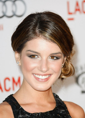 Shenae Grimes pic #247356