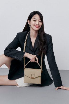 Shin Min Ah-«COURONNE» 2022.