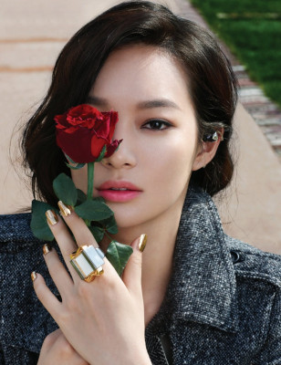 Shin Min Ah 