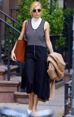 Sienna Miller pic #840013