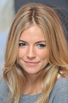 Sienna Miller pic #372000