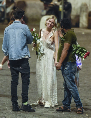 Sienna Miller pic #1195261