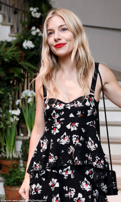 Sienna Miller pic #1021470