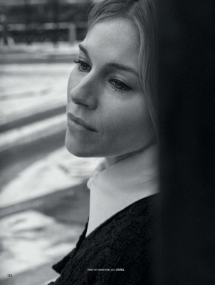 Sienna Miller – L’Officiel Magazine US Spring 2021 Issue