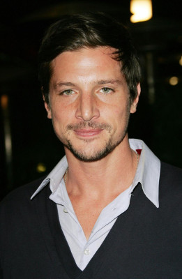 Simon Rex pic #209652