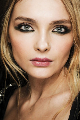 photo 19 in Snejana Onopka gallery [id367279] 2011-03-03 00:00:00