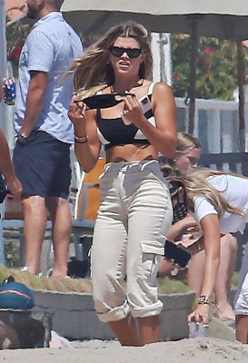 Sofia Richie Outfit – Beach in Malibu 07/04/2020