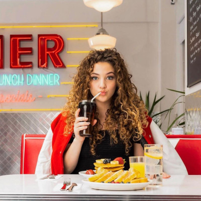 Sofie Dossi – Photoshoot March 2020