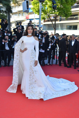 photo 28 in Sonam Kapoor gallery [id887248] 2016-05-17 00:00:00