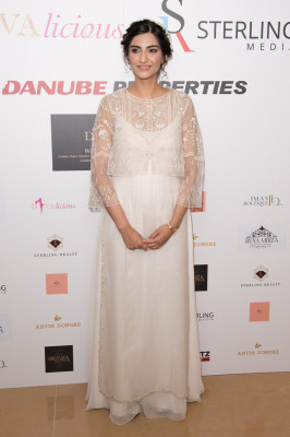 Sonam Kapoor pic #970311