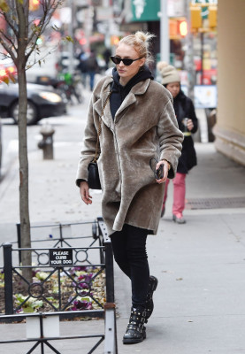 Sophie Turner Winter Style 12/17/2018