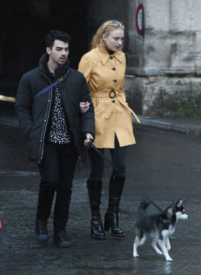 Sophie Turner – Sightseeing in Paris