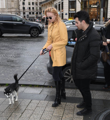 Sophie Turner – Sightseeing in Paris